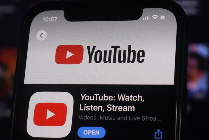 Đ&atilde; c&oacute; hơn 1.800 k&ecirc;nh YouTube vượt mốc 1 triệu người đăng k&yacute; - Ảnh 1.