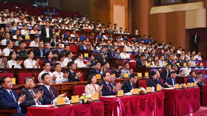 Chủ tịch Quốc hội Trần Thanh Mẫn dự diễn đàn "Khoa học, Công nghệ, Đổi mới sáng tạo và Chuyển đổi số - Bắc Ninh đột phá và phát triển" - Ảnh 1.
