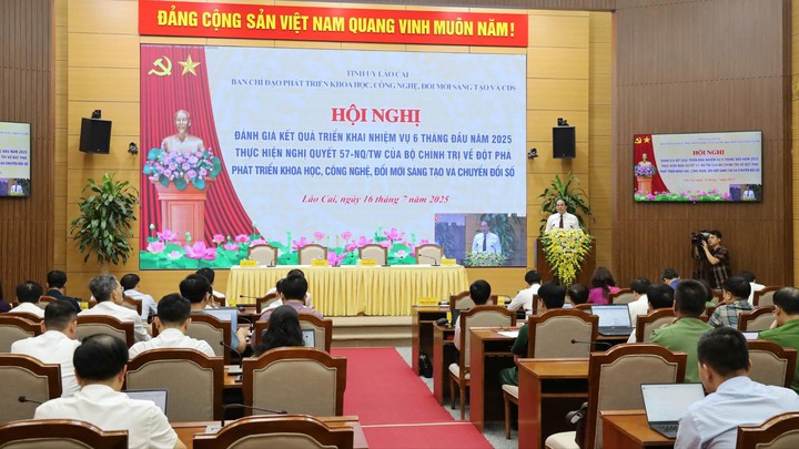 Lào Cai bước chuyển mạnh mẽ từ tư duy đến hành động trong chuyển đổi số - Ảnh 1.