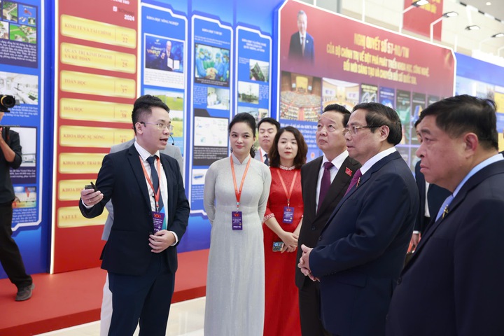 Thủ tướng Chính phủ thăm Triển lãm thành tựu KH,CN, ĐMST và CĐS Việt Nam giai đoạn 2020–2025- Ảnh 4.