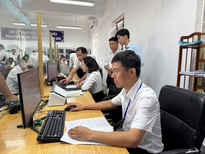 Hội nghị hướng dẫn, chia sẻ, thảo luận về công tác chuyển đổi số trong giai đoạn sáp nhập tỉnh, xã và chuyển đổi mô hình chính quyền địa phương 02 cấp - Ảnh 1.