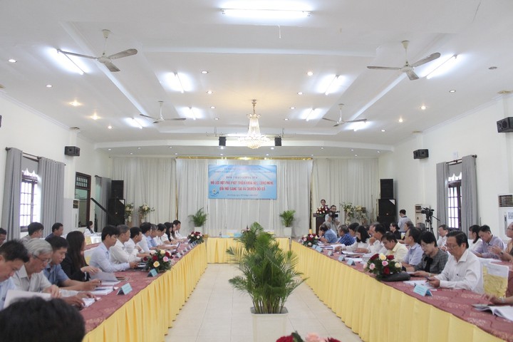 An Giang tổ chức Hội thảo khoa học thúc đẩy phát triển khoa học, công nghệ, đổi mới sáng tạo và chuyển đổi số - Ảnh 1.