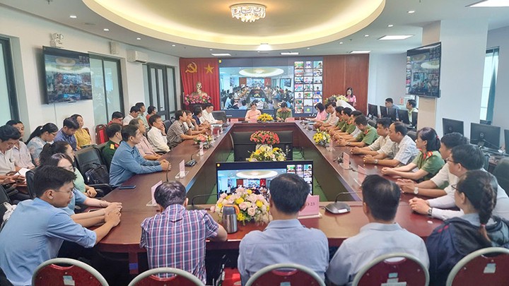 Vĩnh Long: Chuyển đổi số, bảo đảm an toàn thông tin và nâng cao đời sống nông thôn mới- Ảnh 1. Vĩnh Long: Chuyển đổi số, bảo đảm an toàn thông tin và nâng cao đời sống nông thôn mới- Ảnh 1.