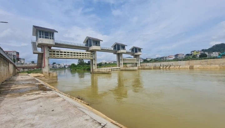 Nghiên cứu hoàn thiện thiết kế, công nghệ chế tạo và ứng dụng hệ thống tời thuỷ lực để đóng mở cửa van các công trình thuỷ điện, thuỷ lợi - Ảnh 4.