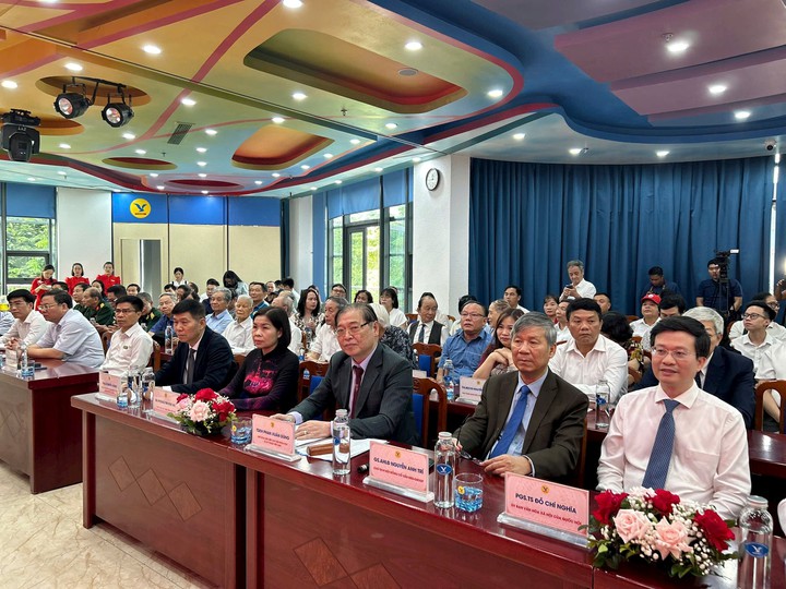 Khai trương Trưng bày "Đóng góp của các nhà khoa học Việt Nam trong xây dựng, bảo vệ Tổ quốc" - Ảnh 1.