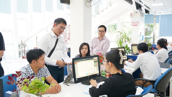 Quảng Ngãi đẩy mạnh chuyển đổi số đồng bộ, hiệu quả theo Kế hoạch 02 của Ban Chỉ đạo Trung ương- Ảnh 2.