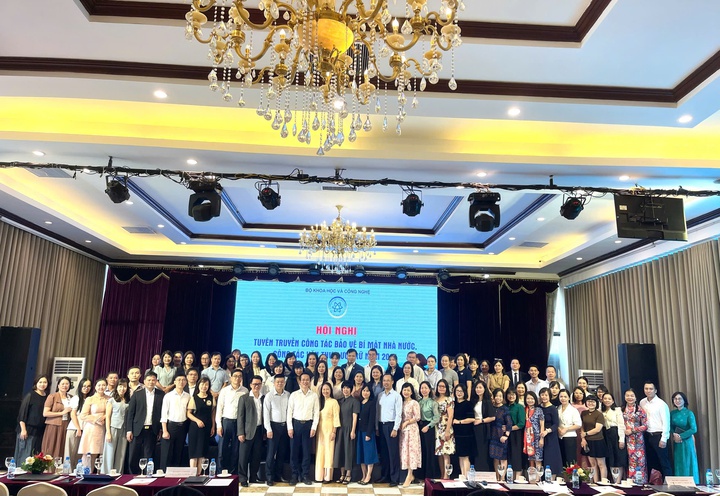 Hội nghị tập huấn công tác Văn thư, Lưu trữ và Bảo vệ bí mật nhà nước năm 2025: Nâng cao nhận thức, chuẩn hóa nghiệp vụ trong kỷ nguyên số- Ảnh 2.