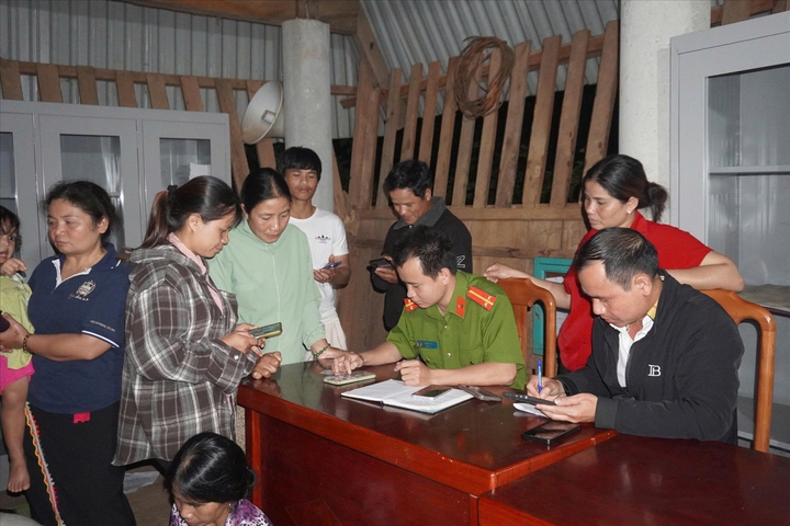 Xã ứng dụng đặt lịch trực tuyến, người dân không phải xếp hàng lấy số thứ tự - Ảnh 1.