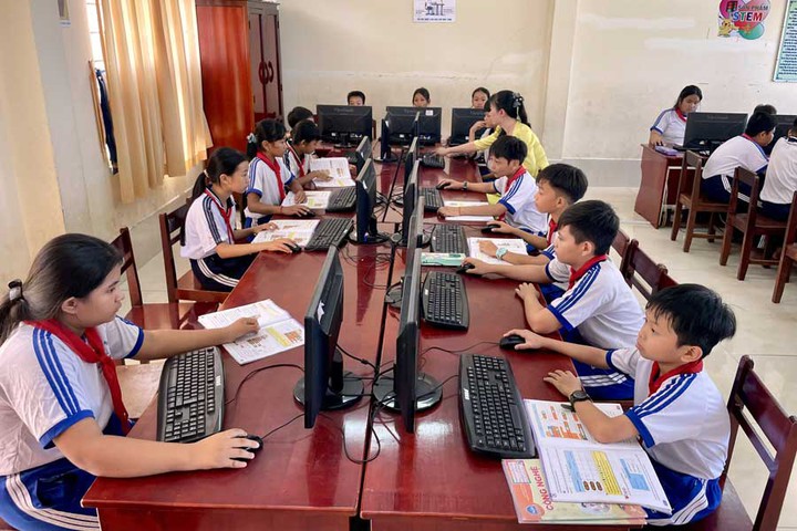 Ngành Khoa học và Công nghệ tỉnh Vĩnh Long sơ kết 6 tháng đầu năm và triển khai nhiệm vụ 6 tháng cuối năm 2025 - Ảnh 1.