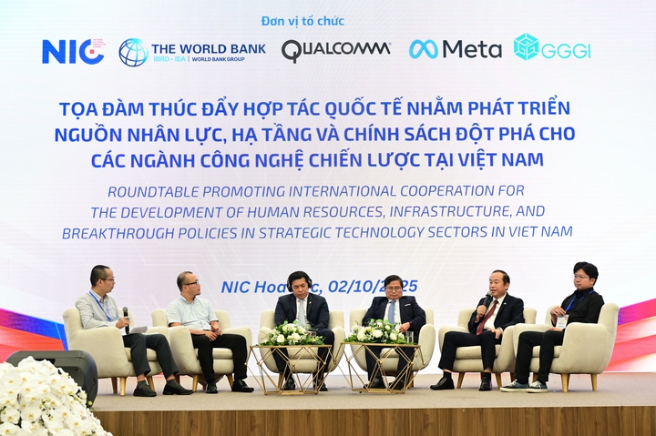 CMC gây ấn tượng tại triển lãm VIIE 2025 - Ảnh 2.