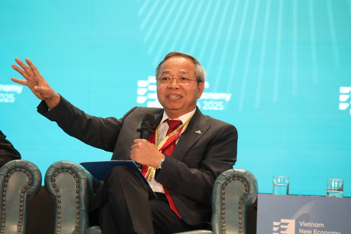 Từ gia công đến sáng tạo: Tầm nhìn của CMC tại Diễn đàn Kinh tế mới 2025 - Ảnh 3.