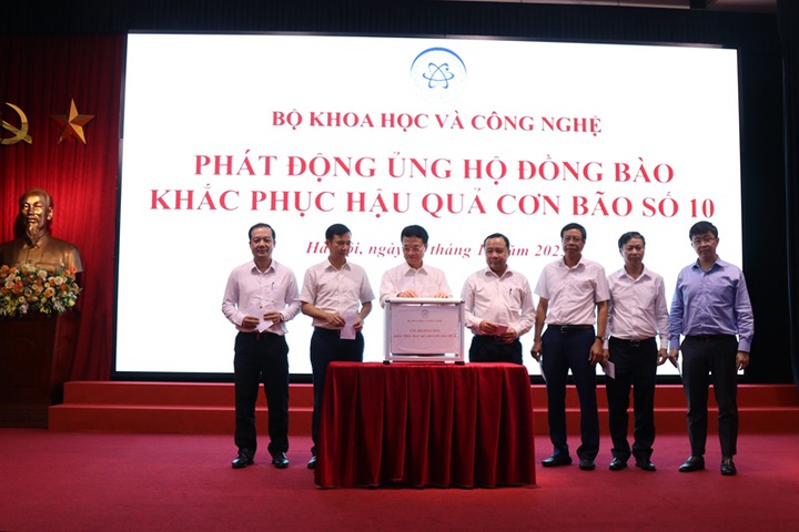 Bộ KH&CN phát động quyên góp, ủng hộ đồng bào vùng bão lũ- Ảnh 2.