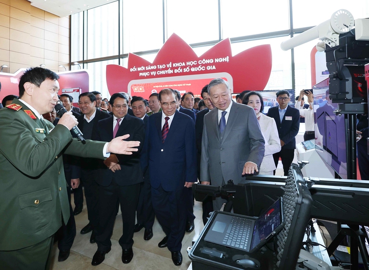 Chuyển đổi số - Chìa khóa vàng để vươn tầm toàn cầu - Ảnh 1.