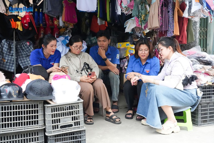 Quảng Ng&atilde;i: C&ocirc;ng nghệ len v&agrave;o đời sống thường ng&agrave;y - Ảnh 1.