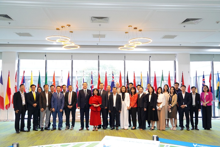 NAFOSTED - VinUni: Kết nối nghiên cứu KH&CN, thúc đẩy hệ sinh thái ĐMST quốc gia- Ảnh 7. NAFOSTED - VinUni: Kết nối nghiên cứu KH&CN, thúc đẩy hệ sinh thái ĐMST quốc gia- Ảnh 7.