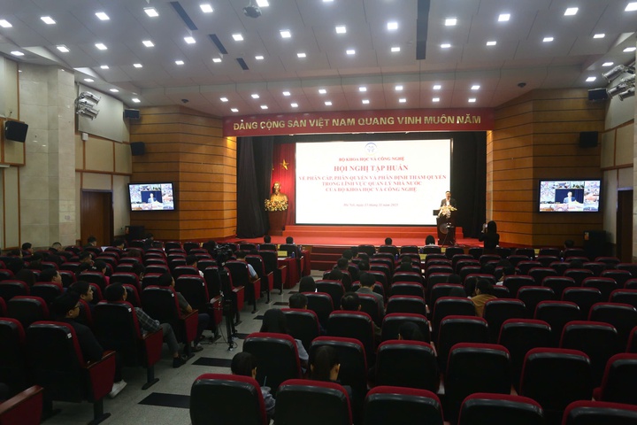 Thứ trưởng Bùi Thế Duy: "Phải sát cánh với địa phương, chỉ bàn cách làm, không bàn lùi" - Ảnh 2.