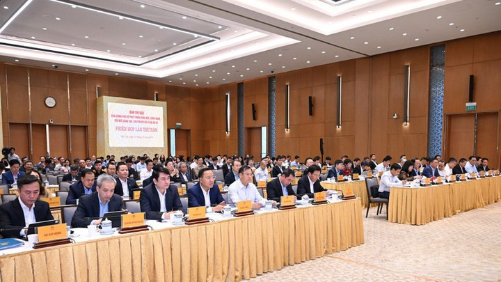 Bứt tốc chuyển đổi số quốc gia: Doanh nghiệp công nghệ số tăng trưởng mạnh, hạ tầng 5G mở rộng chưa từng có- Ảnh 3. Bứt tốc chuyển đổi số quốc gia: Doanh nghiệp công nghệ số tăng trưởng mạnh, hạ tầng 5G mở rộng chưa từng có- Ảnh 3.