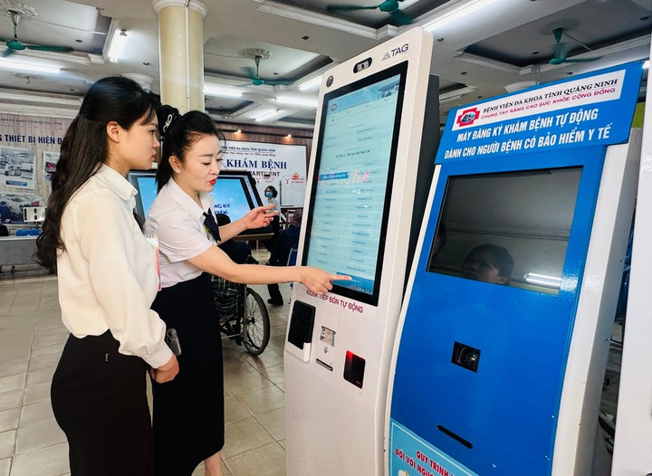 Người dân được hưởng lợi từ kết nối chia sẻ dữ liệu của ngành Y tế- Ảnh 1. Người dân được hưởng lợi từ kết nối chia sẻ dữ liệu của ngành Y tế- Ảnh 1.