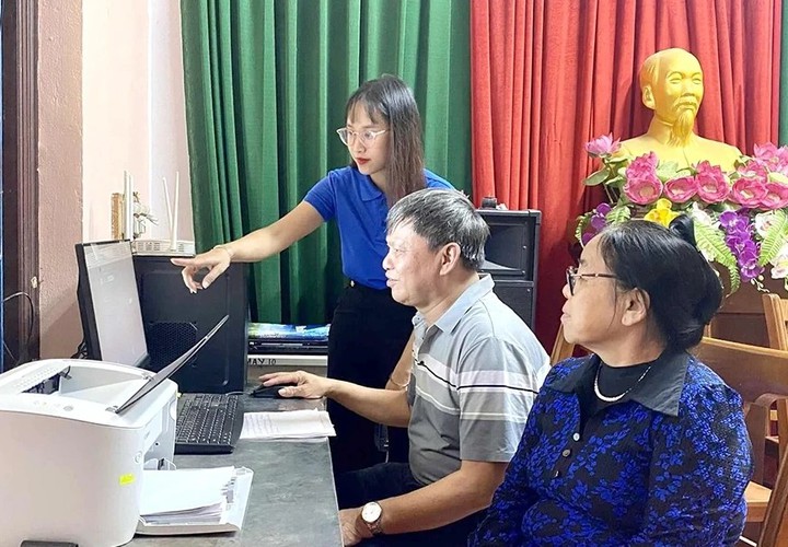 Phú Thọ: Chuyển đổi số từ cơ sở, dữ liệu số làm trục phát triển địa phương - Ảnh 1.