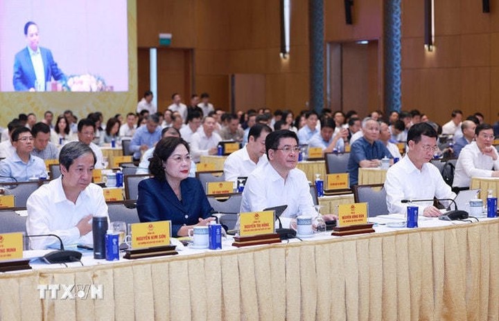 Thủ tướng chủ trì Phiên họp Ban Chỉ đạo phát triển KHCN, chuyển đổi số, đề án 06 - Ảnh 3.