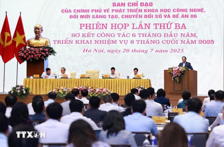 Thủ tướng chủ trì Phiên họp Ban Chỉ đạo phát triển KHCN, chuyển đổi số, đề án 06 - Ảnh 1.