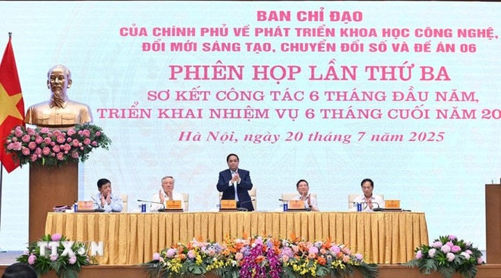 Thủ tướng chủ trì Phiên họp Ban Chỉ đạo phát triển KHCN, chuyển đổi số, đề án 06 - Ảnh 2.