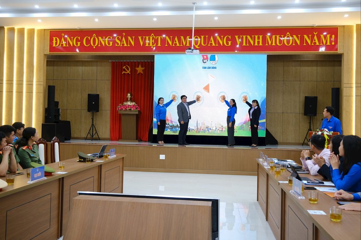 Mô hình "Không gian số Lâm Đồng an toàn, lành mạnh" – kết nối cộng đồng, lan tỏa giá trị tích cực - Ảnh 1.