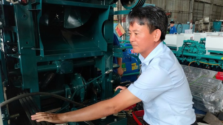 Người chế tạo hơn 50.000 thiết bị cơ giới sản xuất lúa- Ảnh 2.