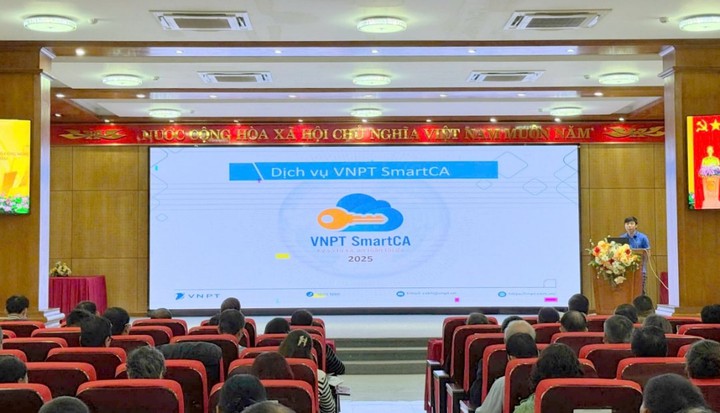 Phú Thọ kịp thời cấp chữ ký số công vụ giúp vận hành thông suốt chính quyền hai cấp - Ảnh 3.