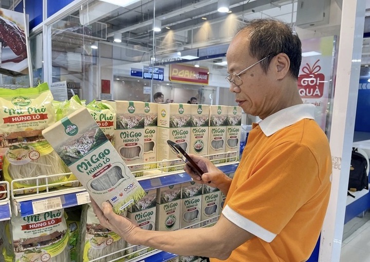 Ứng dụng khoa học công nghệ, chuyển đổi số tạo đột phá trong việc giảm nghèo bền vững tại Phú Thọ - Ảnh 1.