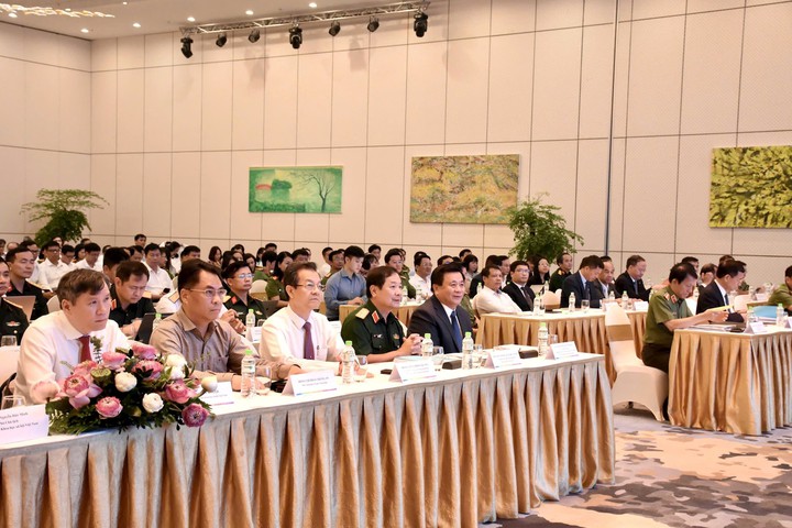 Cần xây dựng hành lang pháp lý chặt chẽ và nhân văn cho AI - Ảnh 2.