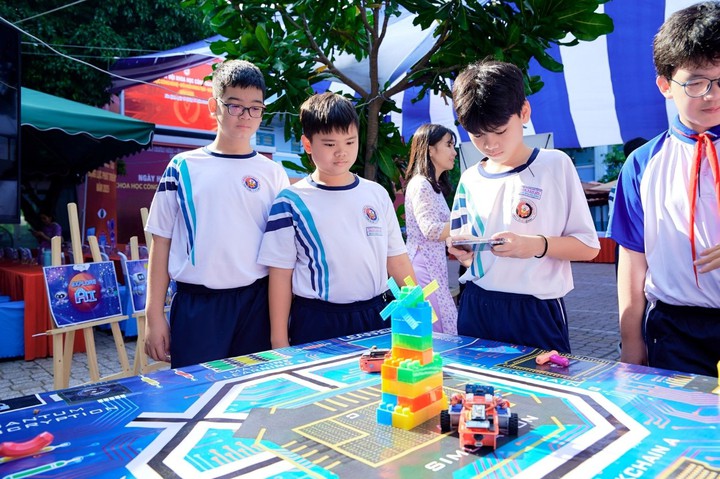 TP Hồ Chí Minh: Tiếp tục đẩy mạnh ứng dụng số từ cơ sở - Ảnh 1.