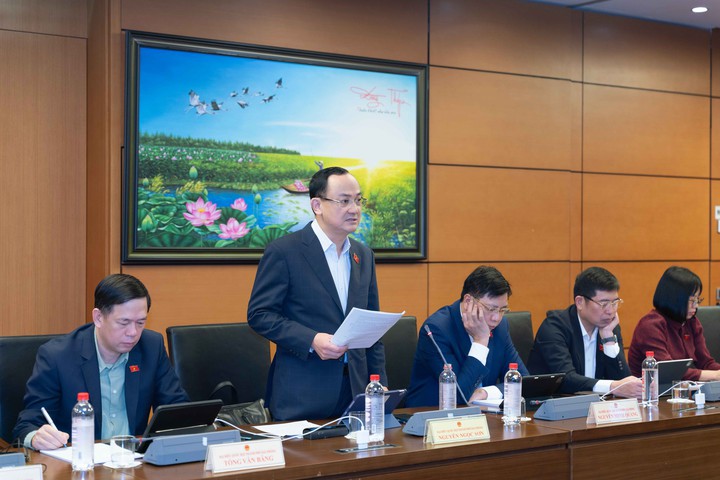 Các đại biểu Quốc hội góp ý chi tiết vào 03 dự án luật về Chuyển đổi số và Khoa học Công nghệ - Ảnh 2.