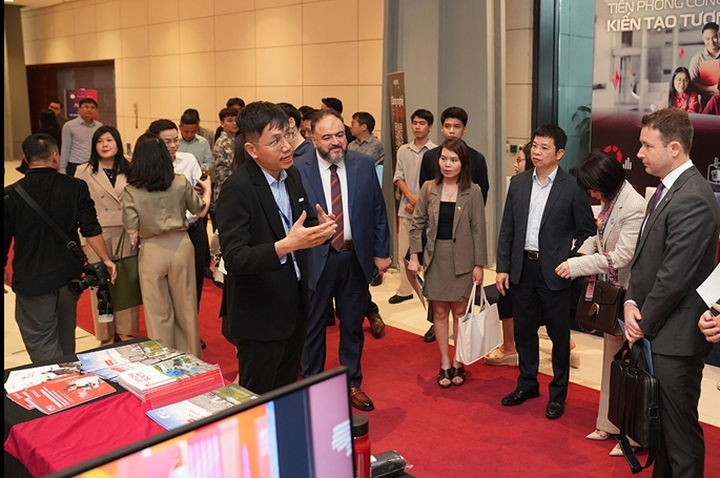 AI mở – Nền tảng tự chủ công nghệ và tăng trưởng mới của Việt Nam- Ảnh 1. AI mở – Nền tảng tự chủ công nghệ và tăng trưởng mới của Việt Nam- Ảnh 1.