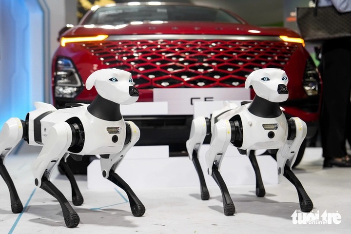 Ngắm loạt công nghệ tiên tiến, hiện đại bậc nhất tại phố đi bộ Nguyễn Huệ - Ảnh 4.