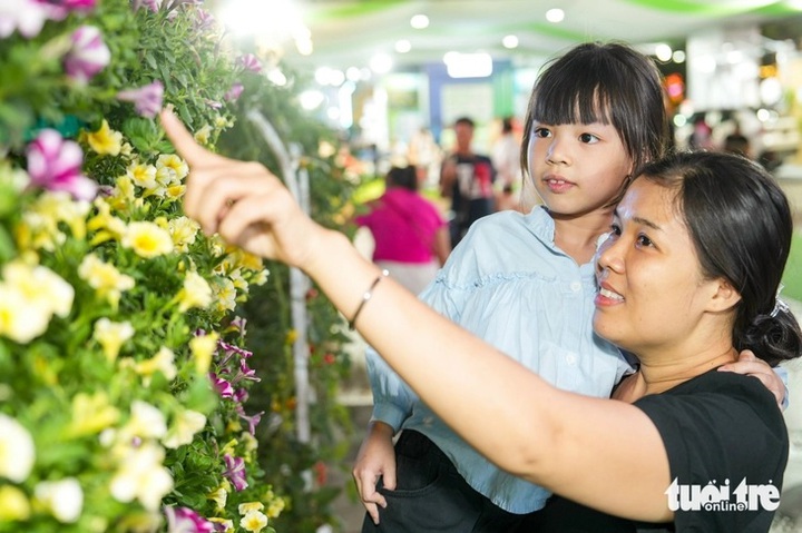 Ngắm loạt công nghệ tiên tiến, hiện đại bậc nhất tại phố đi bộ Nguyễn Huệ - Ảnh 8.