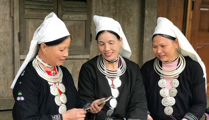 Thanh Hóa thu hẹp khoảng cách số ở vùng cao: Hành trình đưa dịch vụ công trực tuyến đến từng bản làng- Ảnh 1. Thanh Hóa thu hẹp khoảng cách số ở vùng cao: Hành trình đưa dịch vụ công trực tuyến đến từng bản làng- Ảnh 1.