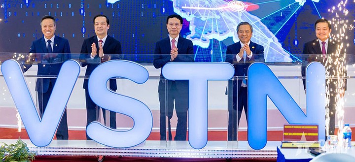 Vận hành tuyến cáp quang quốc tế đầu tiên do doanh nghiệp Việt Nam đầu tư 100% - Ảnh 1.