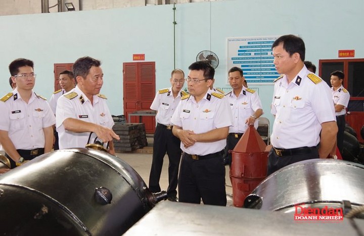 Cán bộ, chiến sĩ Hải quân xung kích làm chủ khoa học công nghệ - Ảnh 1.