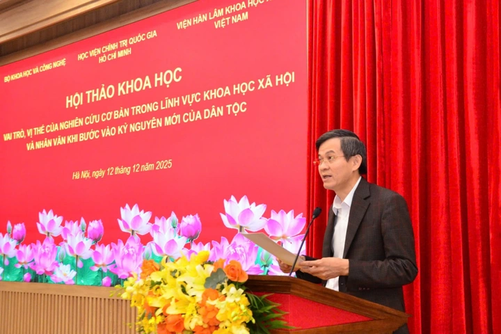 PGS.TS. Đoàn Minh Huấn, Phó Giám đốc Thường trực Học viện Chính trị quốc gia Hồ Chí Minh phát biểu khai mạc Hội thảo. PGS.TS. Đoàn Minh Huấn, Phó Giám đốc Thường trực Học viện Chính trị quốc gia Hồ Chí Minh phát biểu khai mạc Hội thảo.