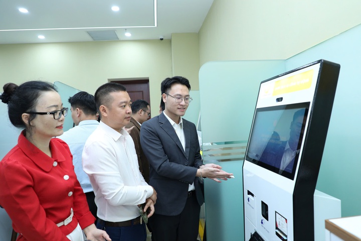 Khai trương bộ phận một cửa Bộ Khoa học v&agrave; C&ocirc;ng nghệ - c&ocirc;ng tr&igrave;nh ch&agrave;o mừng Đại hội Đại biểu to&agrave;n quốc lần thứ XIV của Đảng- Ảnh 7.