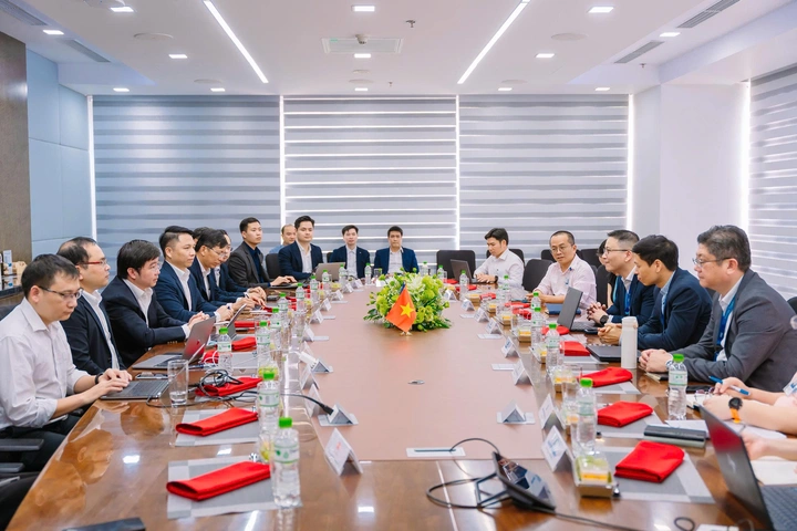 Bộ KH&CN đề nghị Intel mở rộng hoạt động đ&oacute;ng g&oacute;i, kiểm thử chip b&aacute;n dẫn tại Việt Nam- Ảnh 1.