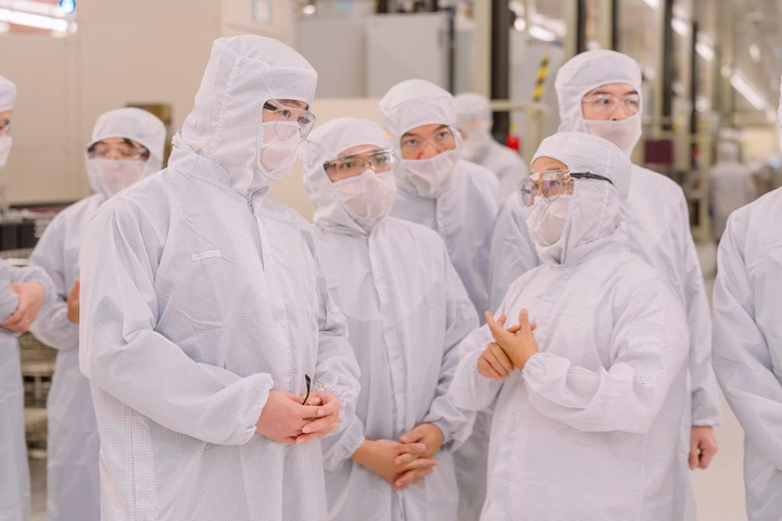 Bộ KH&CN đề nghị Intel mở rộng hoạt động đ&oacute;ng g&oacute;i, kiểm thử chip b&aacute;n dẫn tại Việt Nam- Ảnh 2.