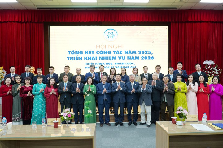 Đổi mới tư duy, h&agrave;nh động dựa tr&ecirc;n kết quả, kiến tạo gi&aacute; trị cho ph&aacute;t triển đất nước - Ảnh 5.