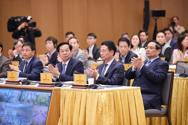 Kinh tế số, x&atilde; hội số l&agrave; con đường tất yếu để tạo đột ph&aacute; tăng trưởng GDP hai con số- Ảnh 2.