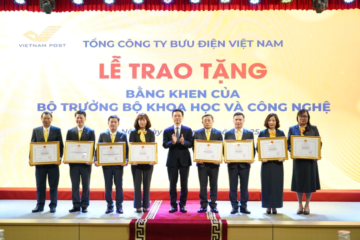 Tổng c&ocirc;ng ty Bưu điện Việt Nam: Lấy c&ocirc;ng nghệ v&agrave; đổi mới s&aacute;ng tạo l&agrave; động lực tăng trưởng giai đoạn ph&aacute;t triển mới- Ảnh 11.