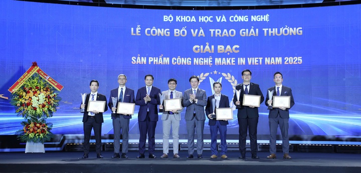 C&ocirc;ng bố v&agrave; trao Giải thưởng "Sản phẩm C&ocirc;ng nghệ số Make in Viet Nam" năm 2025 - Ảnh 2.