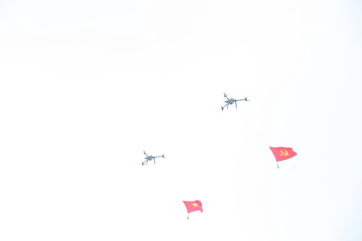 Ấn tượng robot, UAV v&agrave; AI tr&igrave;nh diễn tại Make in Viet Nam 2025- Ảnh 3.