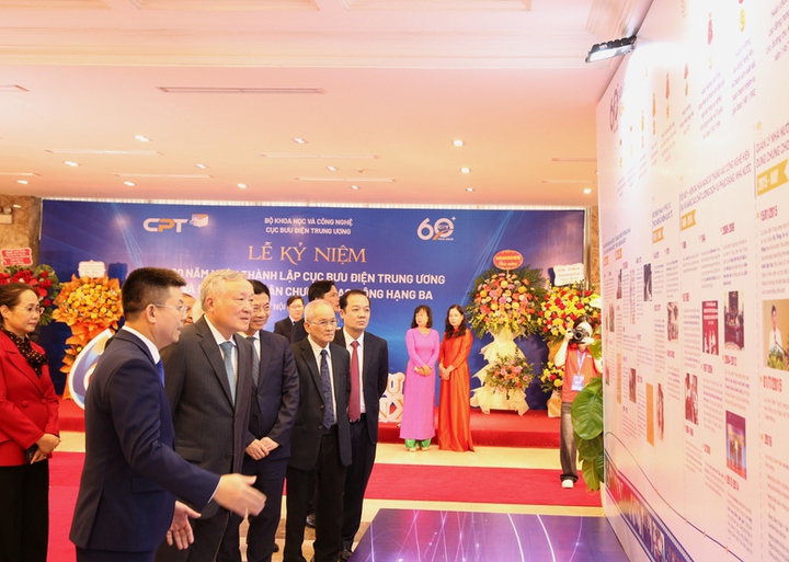 Phó Thủ tướng Thường trực Nguyễn Hòa Bình dự Lễ kỷ niệm 60 năm ngày thành lập Cục Bưu điện Trung ương - Ảnh 4.