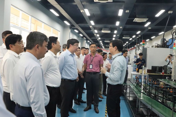 Đoàn công tác của Bộ Khoa học và Công nghệ khảo sát, làm việc tại Bình Dương về phát triển công nghiệp công nghệ số - Ảnh 9.